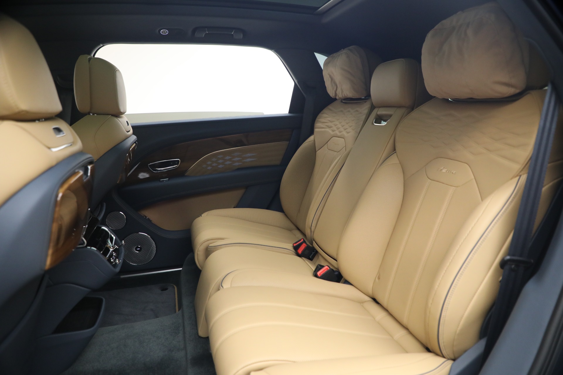Used-2026-Bentley-Bentayga-EWB-Azure-V8