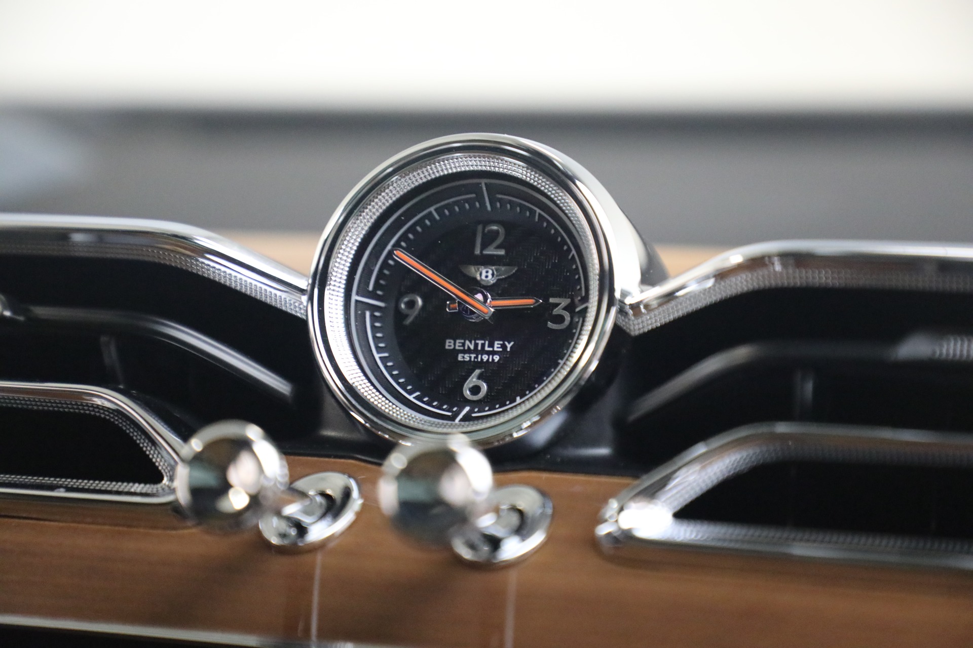 Used-2026-Bentley-Bentayga-EWB-Azure-V8