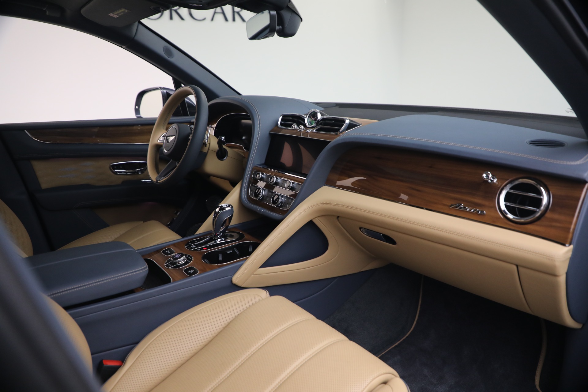 Used-2026-Bentley-Bentayga-EWB-Azure-V8