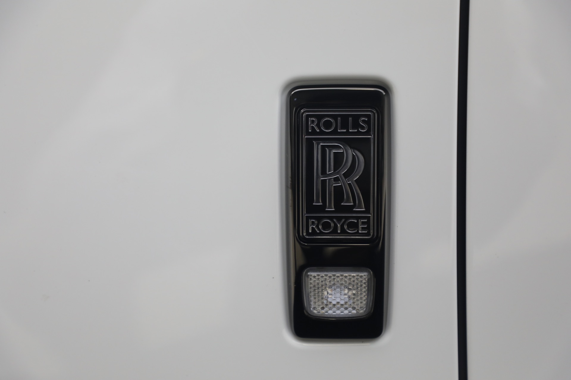 New-2027-Rolls-Royce-Black-Badge-Ghost