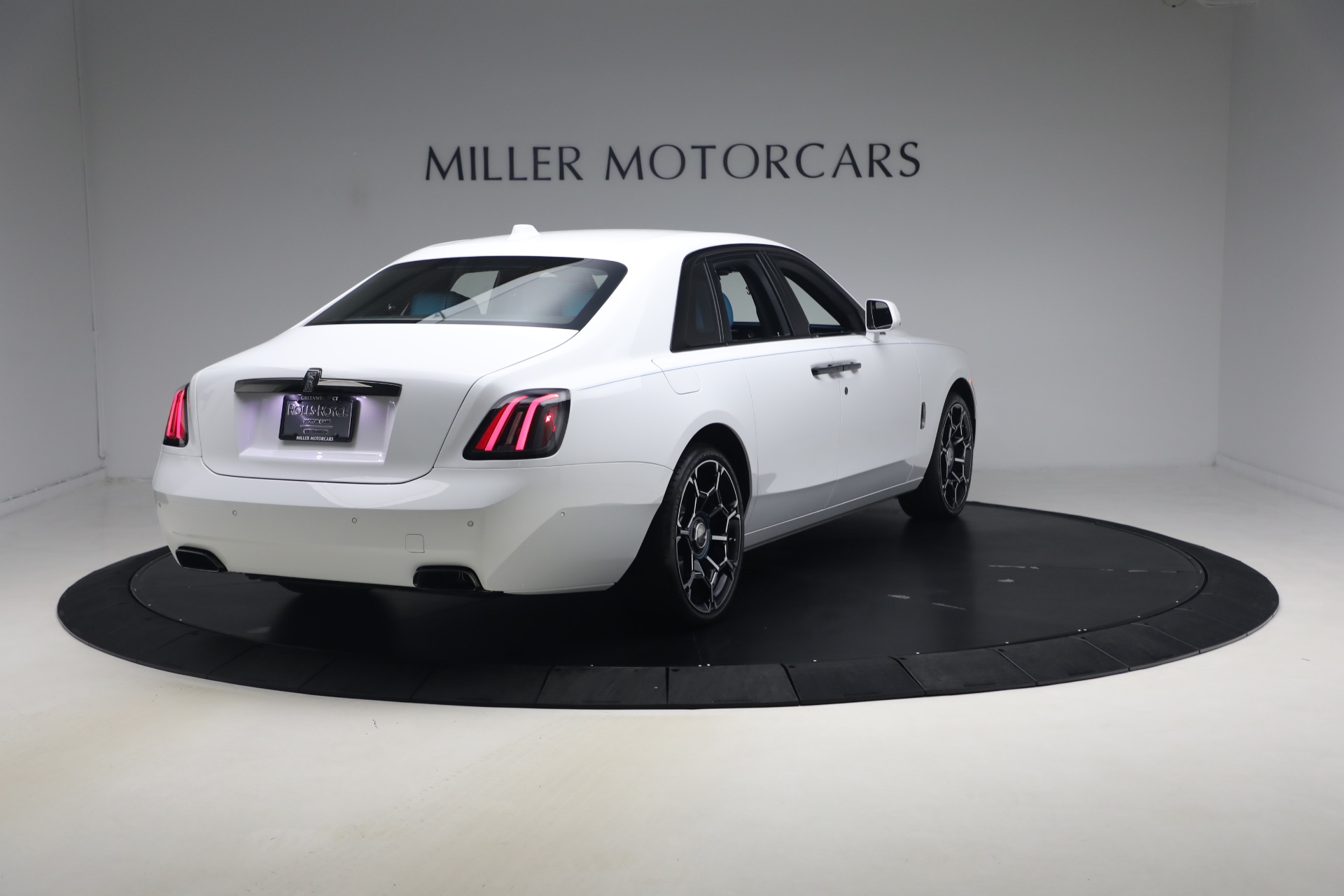New-2027-Rolls-Royce-Black-Badge-Ghost