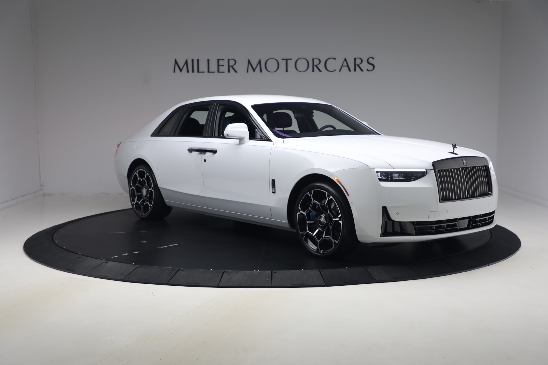 New-2027-Rolls-Royce-Black-Badge-Ghost