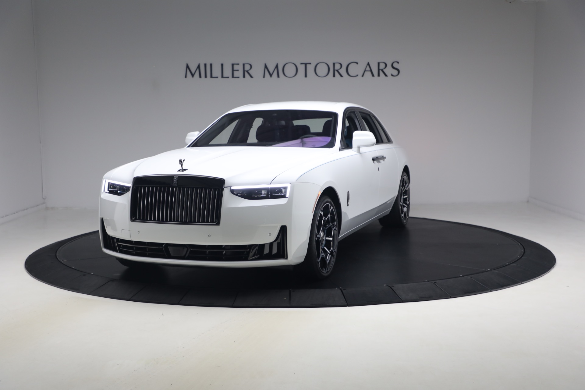 New-2027-Rolls-Royce-Black-Badge-Ghost