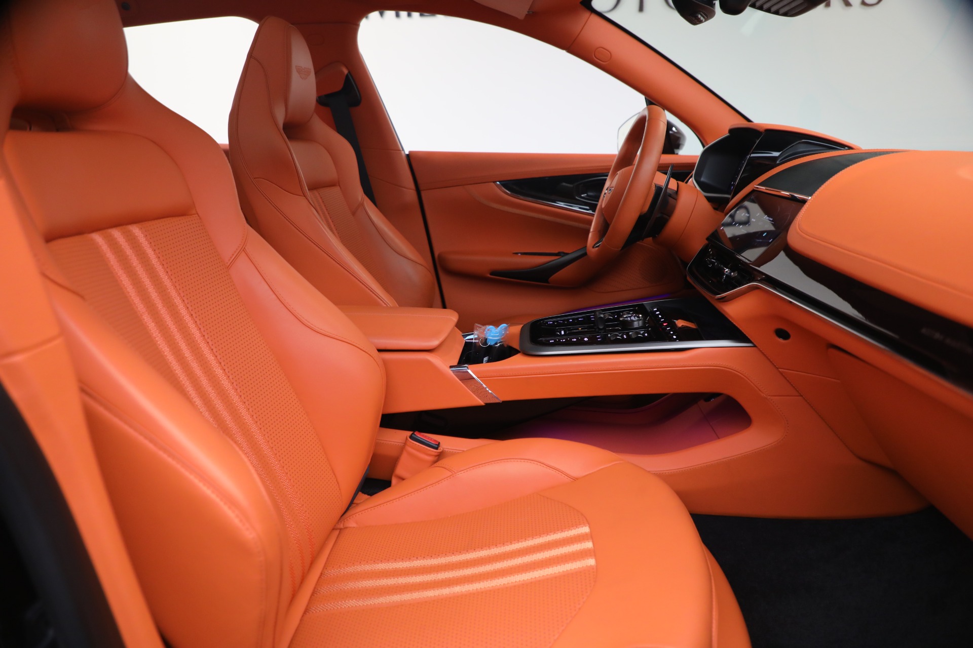 Used-2025-Aston-Martin-DBX-707
