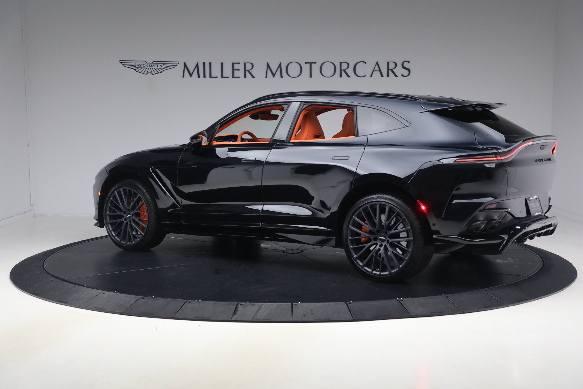 Used-2025-Aston-Martin-DBX-707