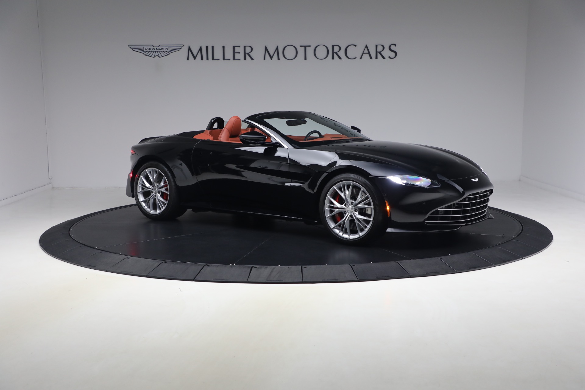 Used-2021-Aston-Martin-Vantage