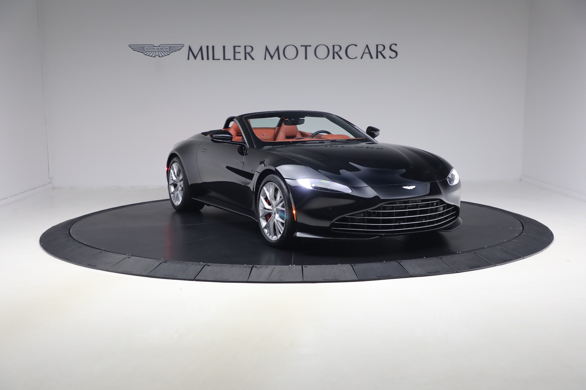 Used-2021-Aston-Martin-Vantage