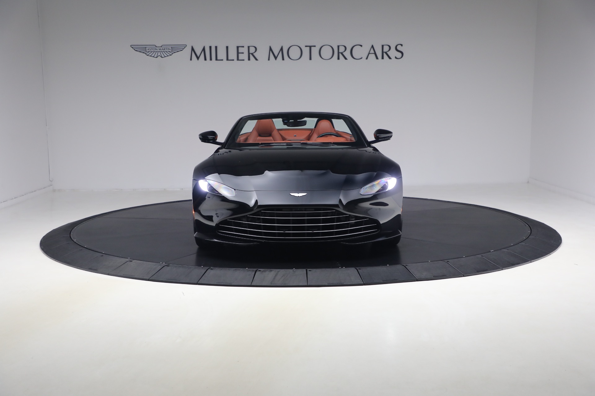 Used-2021-Aston-Martin-Vantage