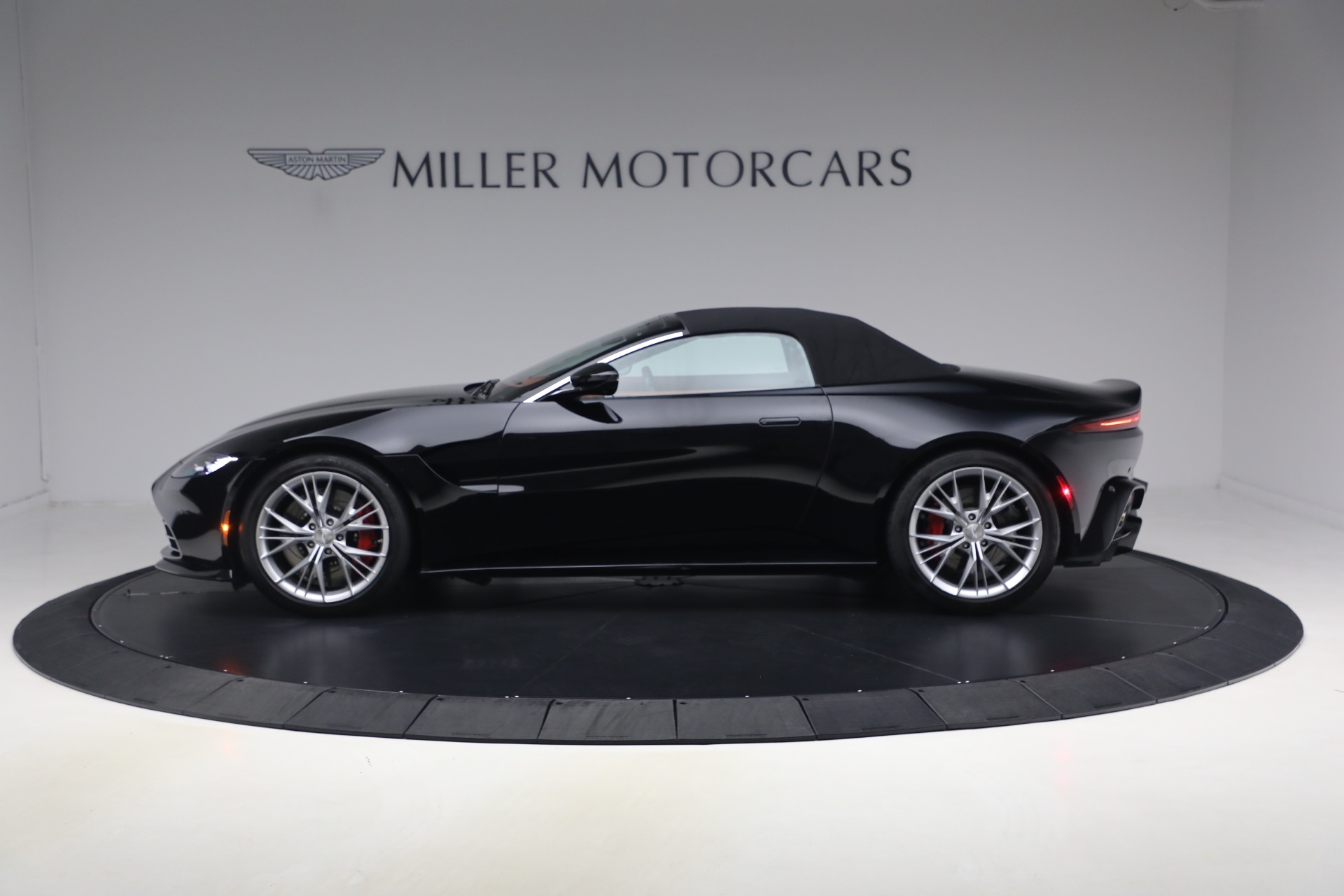 Used-2021-Aston-Martin-Vantage