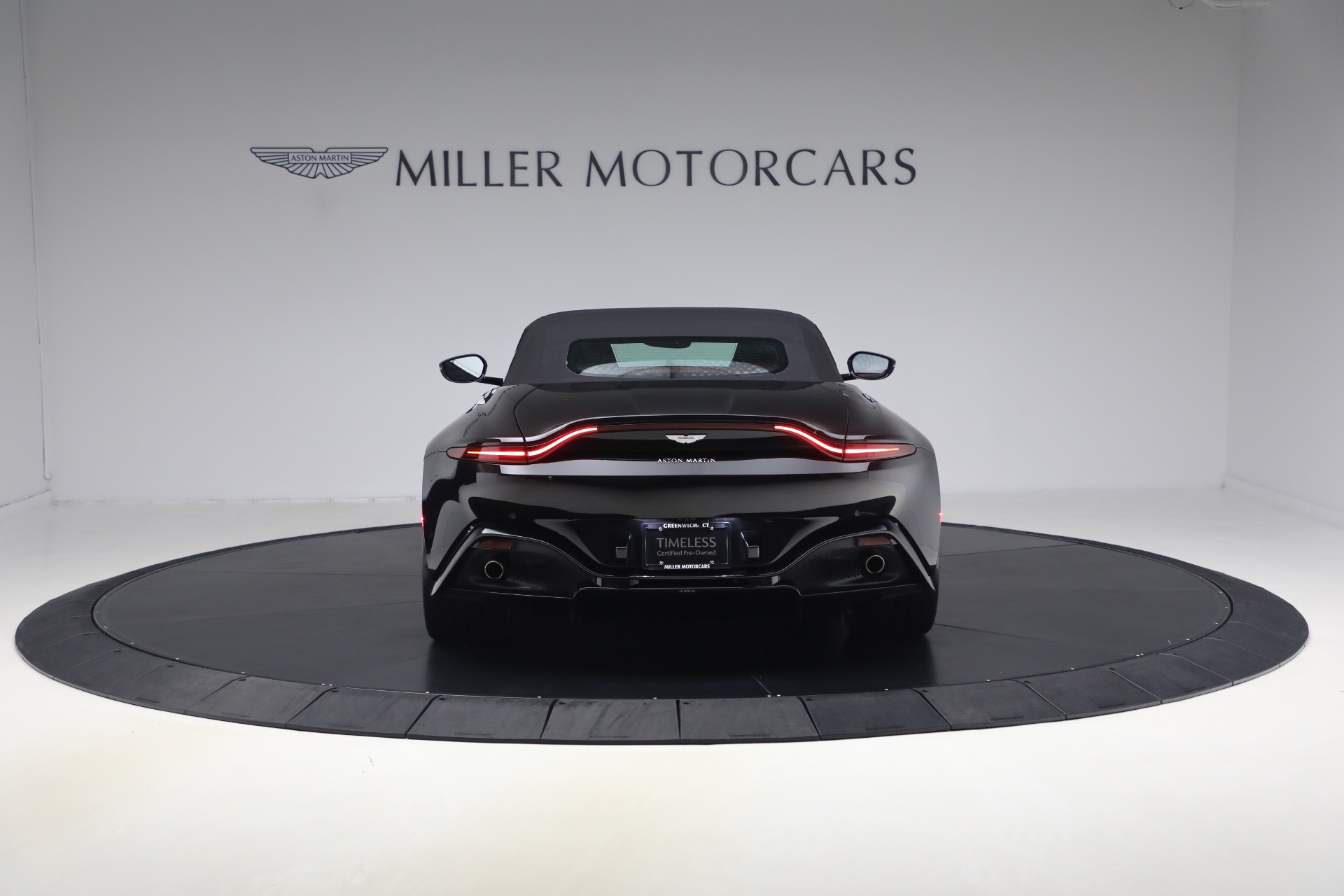 Used-2021-Aston-Martin-Vantage