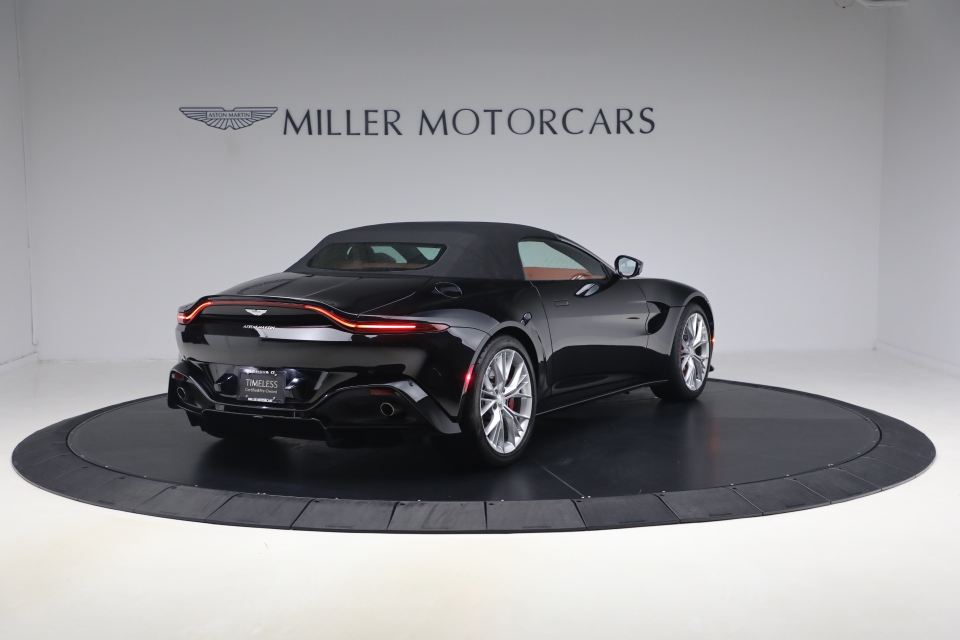 Used-2021-Aston-Martin-Vantage