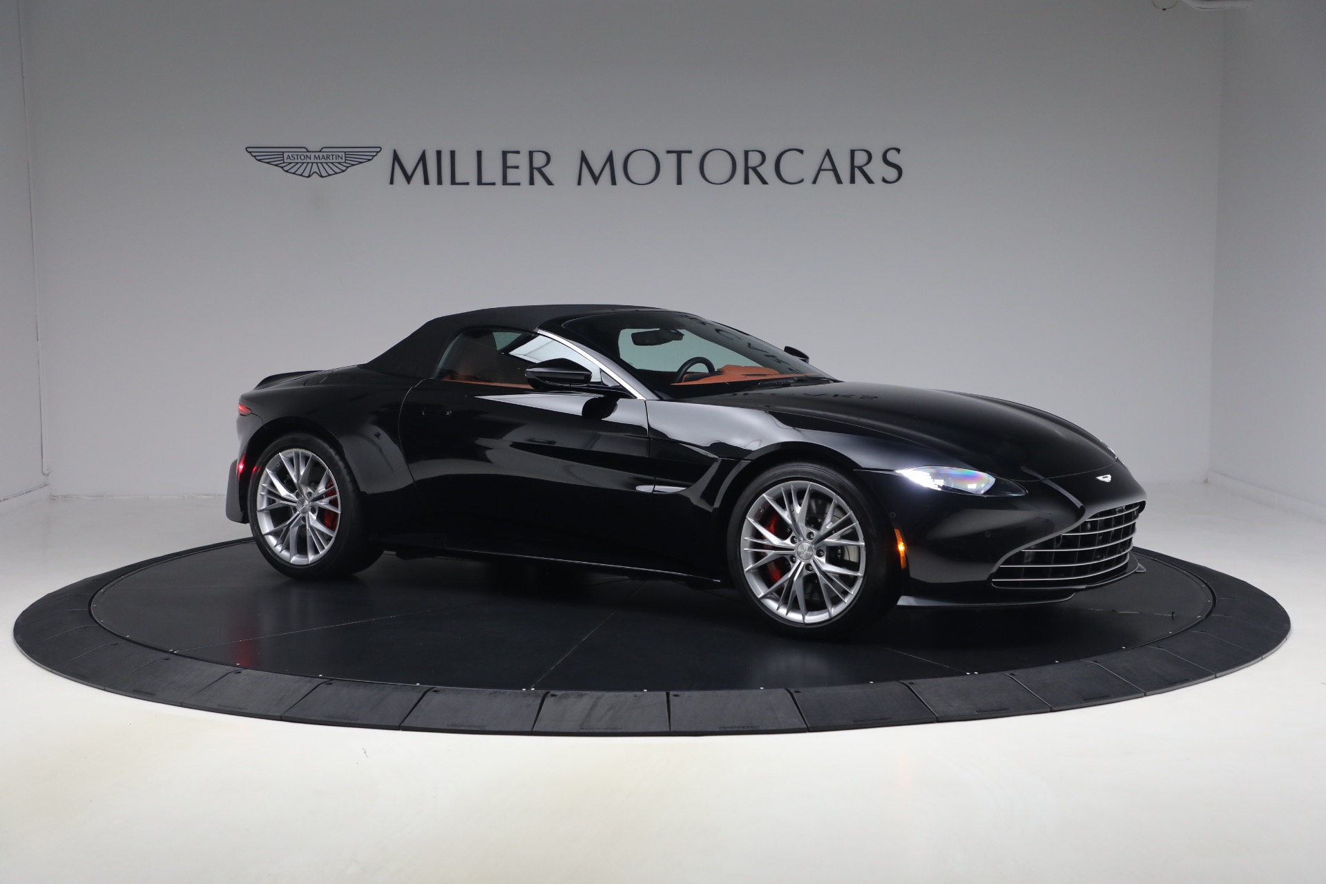 Used-2021-Aston-Martin-Vantage