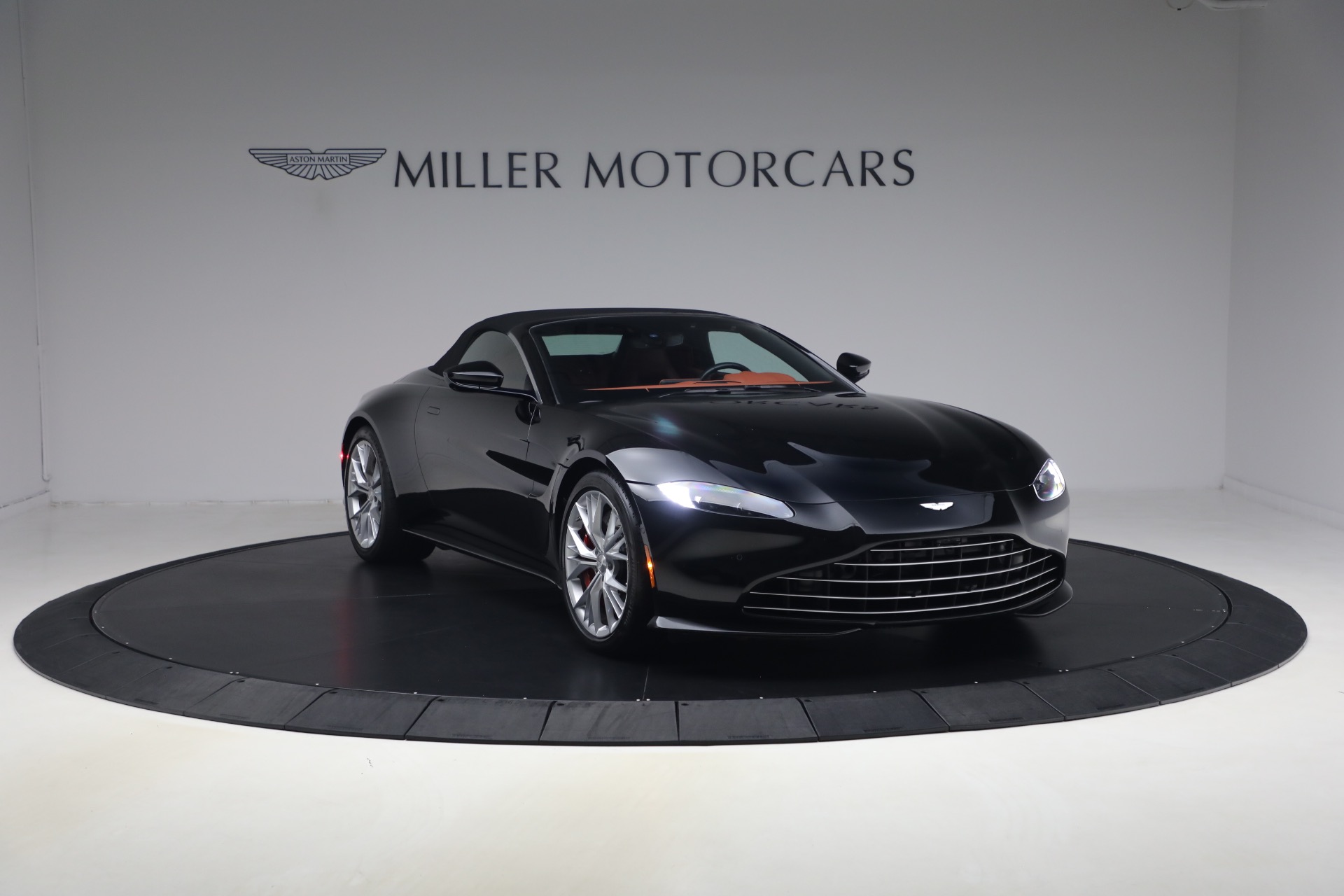 Used-2021-Aston-Martin-Vantage