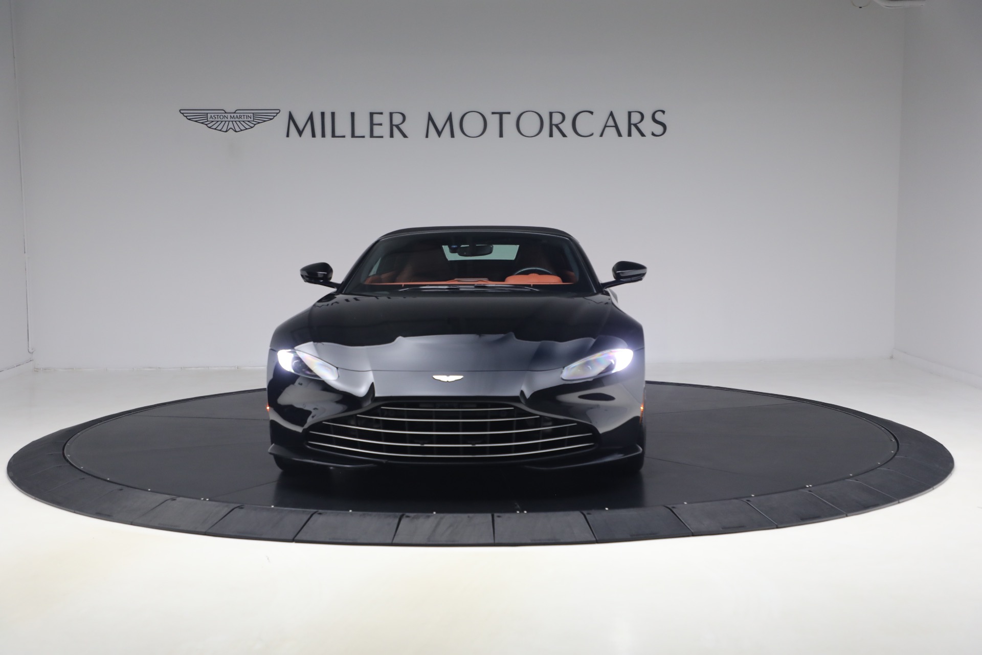 Used-2021-Aston-Martin-Vantage