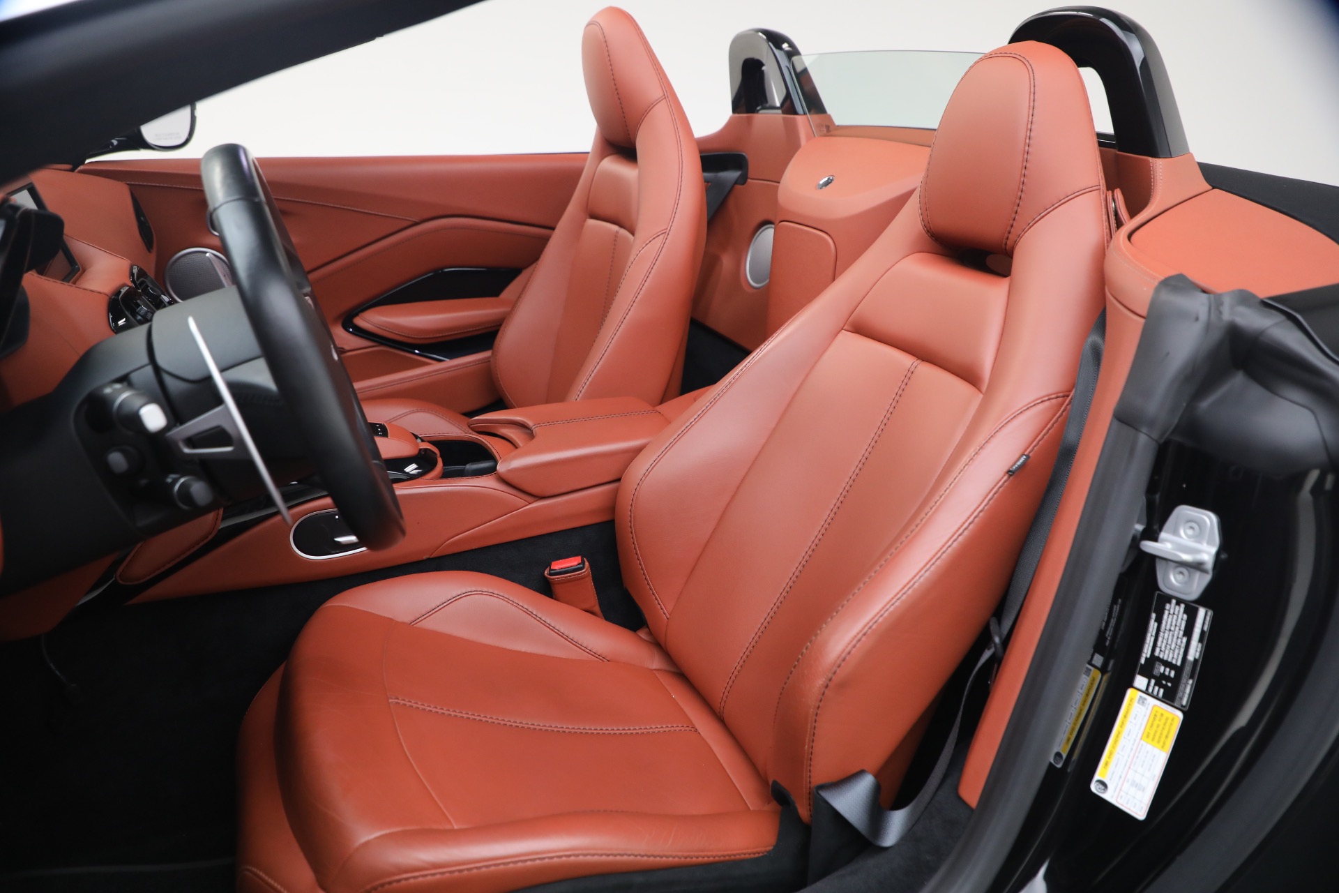 Used-2021-Aston-Martin-Vantage