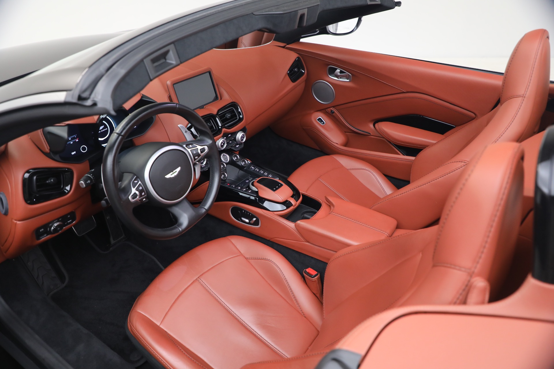 Used-2021-Aston-Martin-Vantage