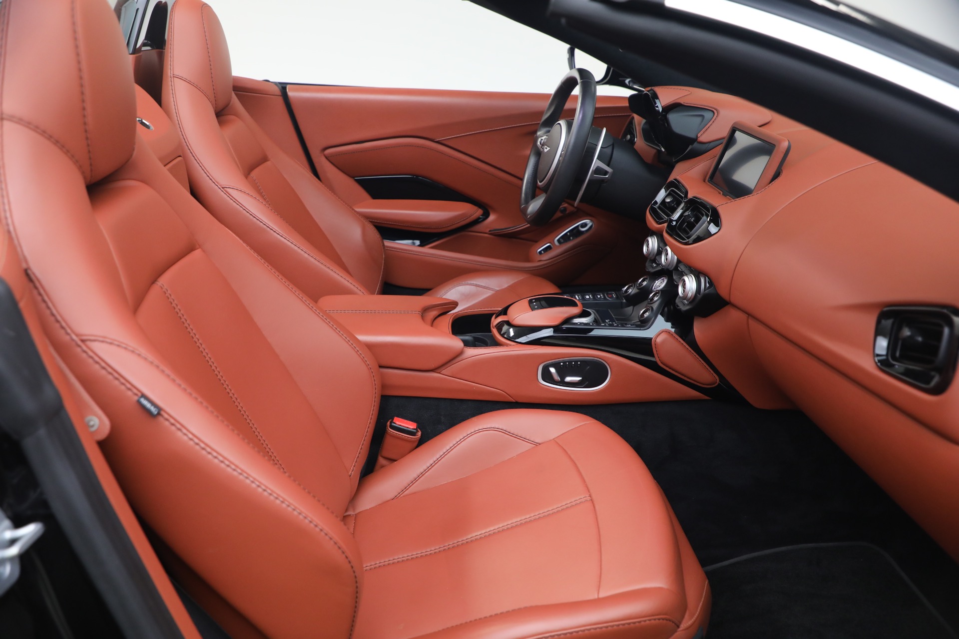 Used-2021-Aston-Martin-Vantage