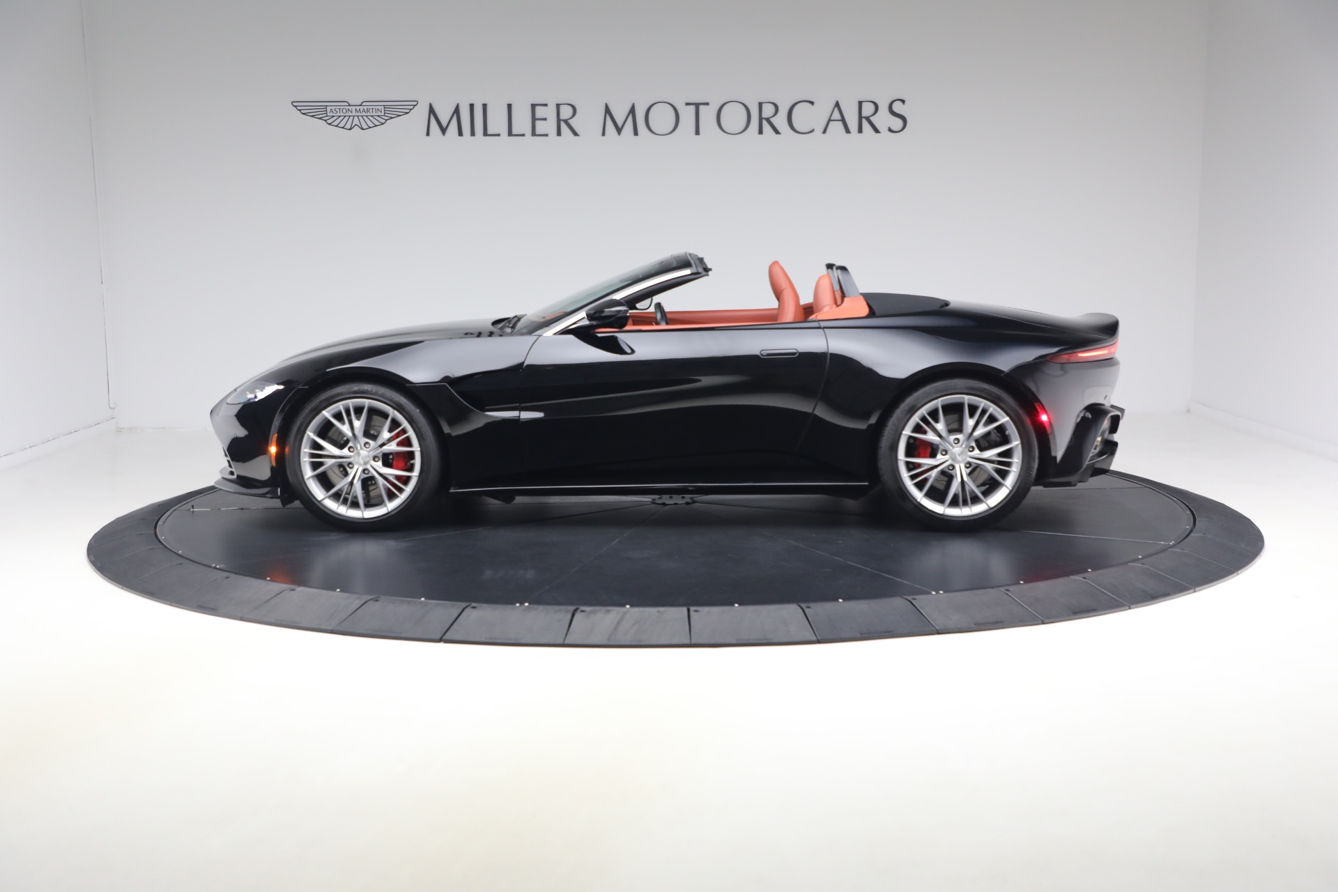 Used-2021-Aston-Martin-Vantage