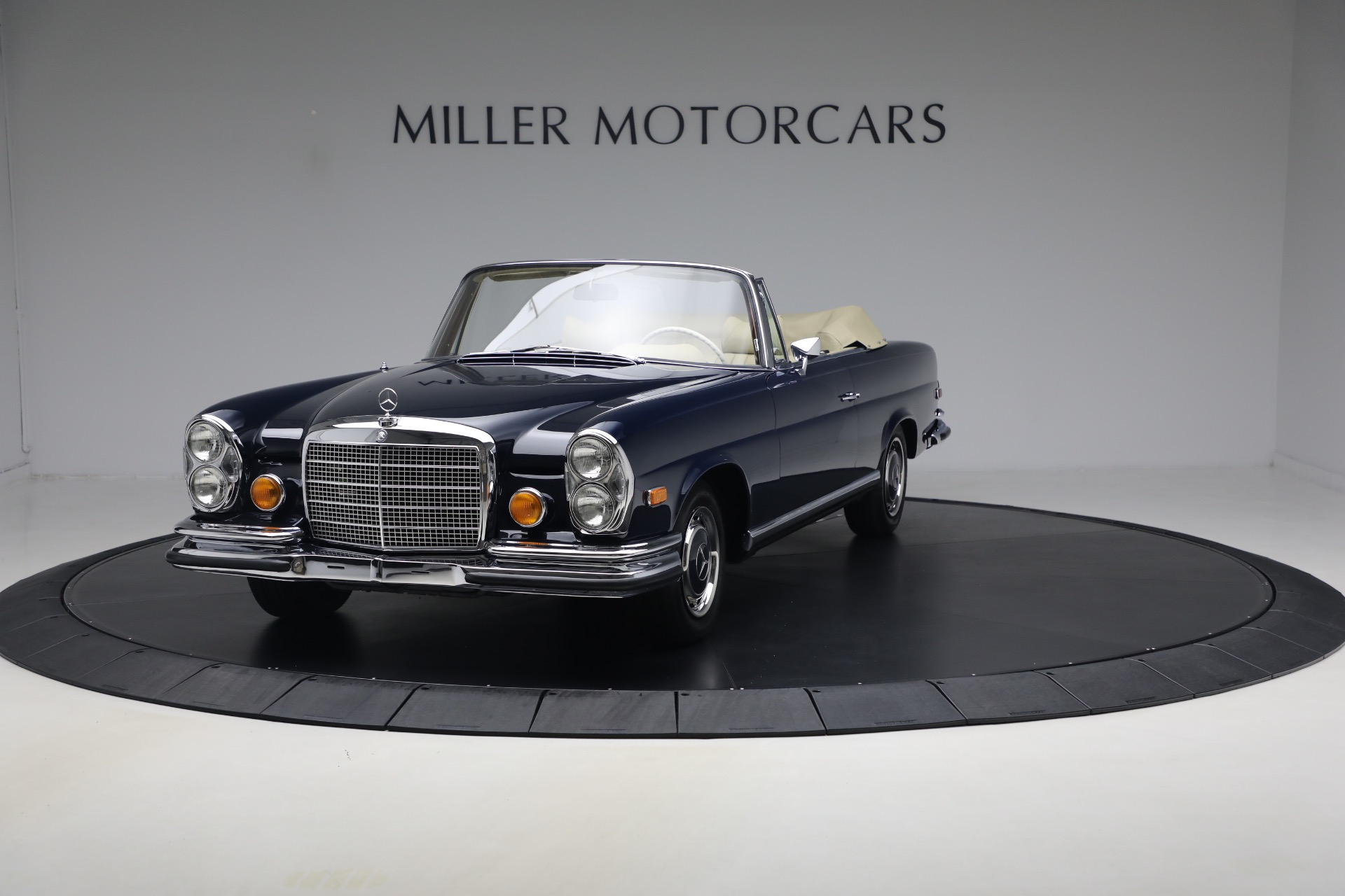 Used-1971-Mercedes-Benz-280SE-35-Cabriolet