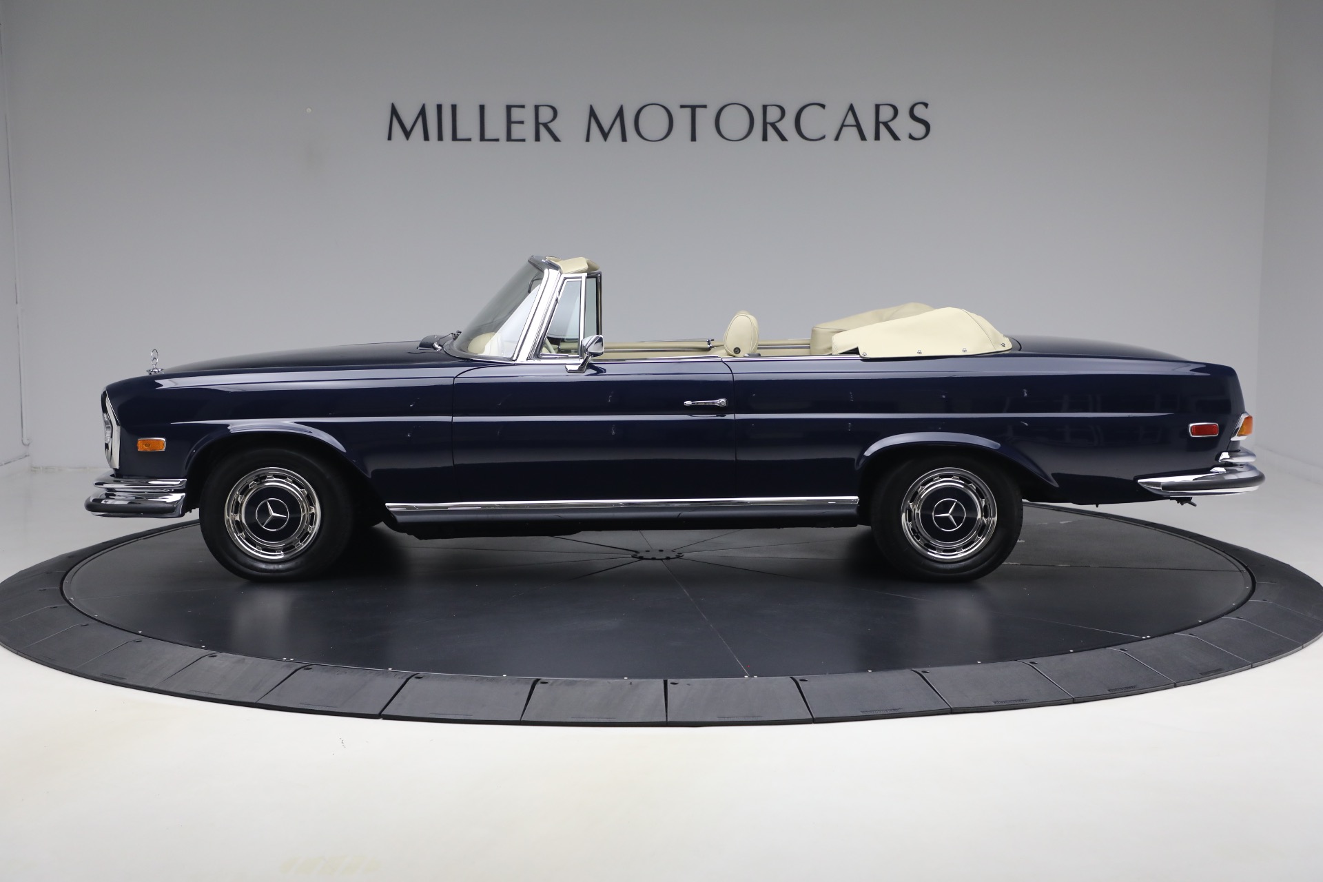 Used-1971-Mercedes-Benz-280SE-35-Cabriolet