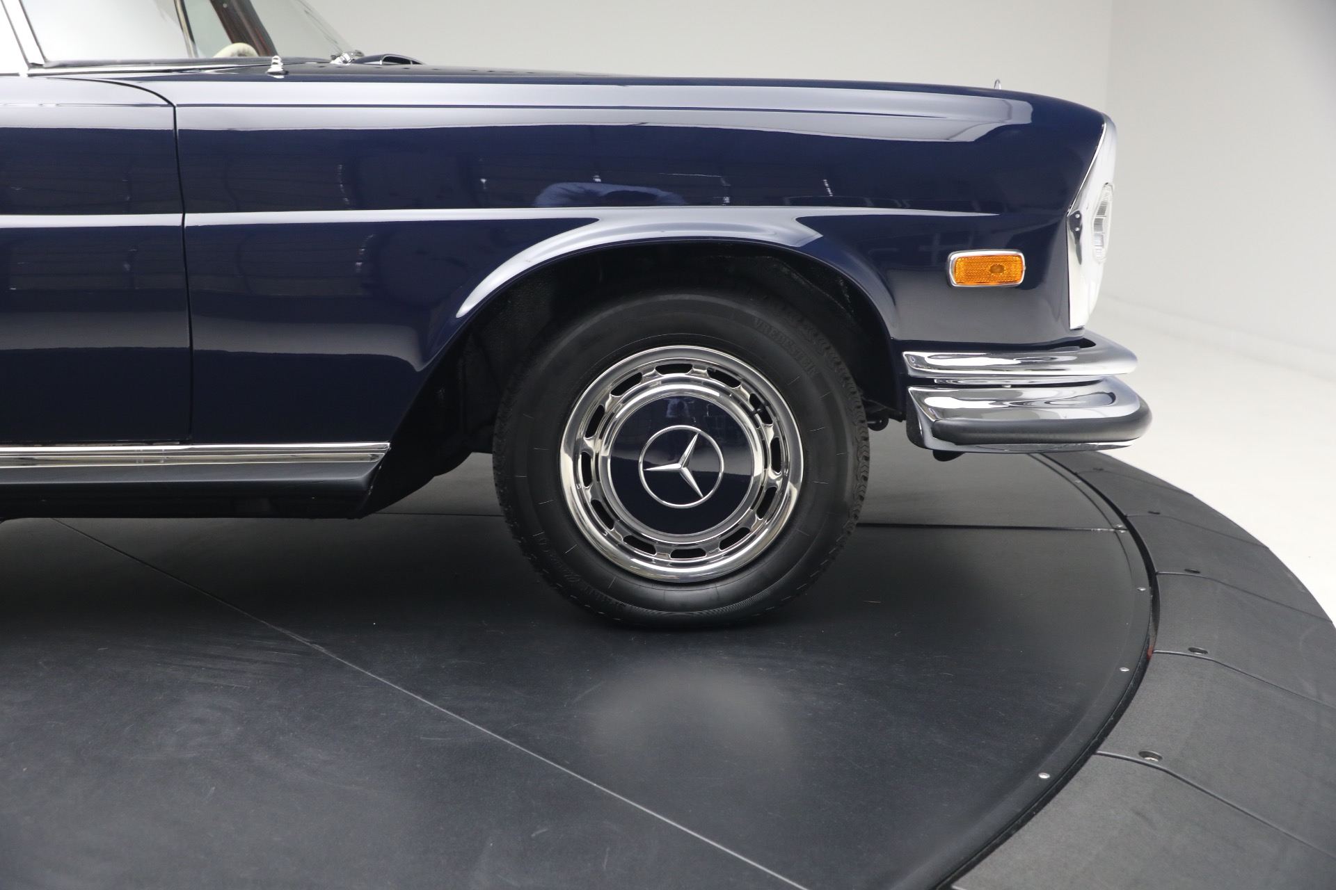 Used-1971-Mercedes-Benz-280SE-35-Cabriolet