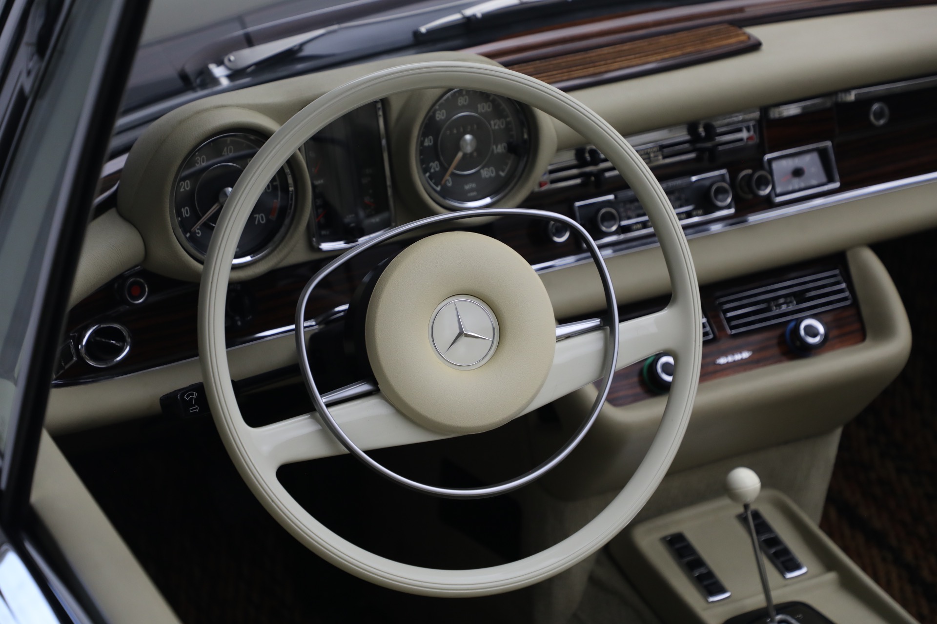 Used-1971-Mercedes-Benz-280SE-35-Cabriolet
