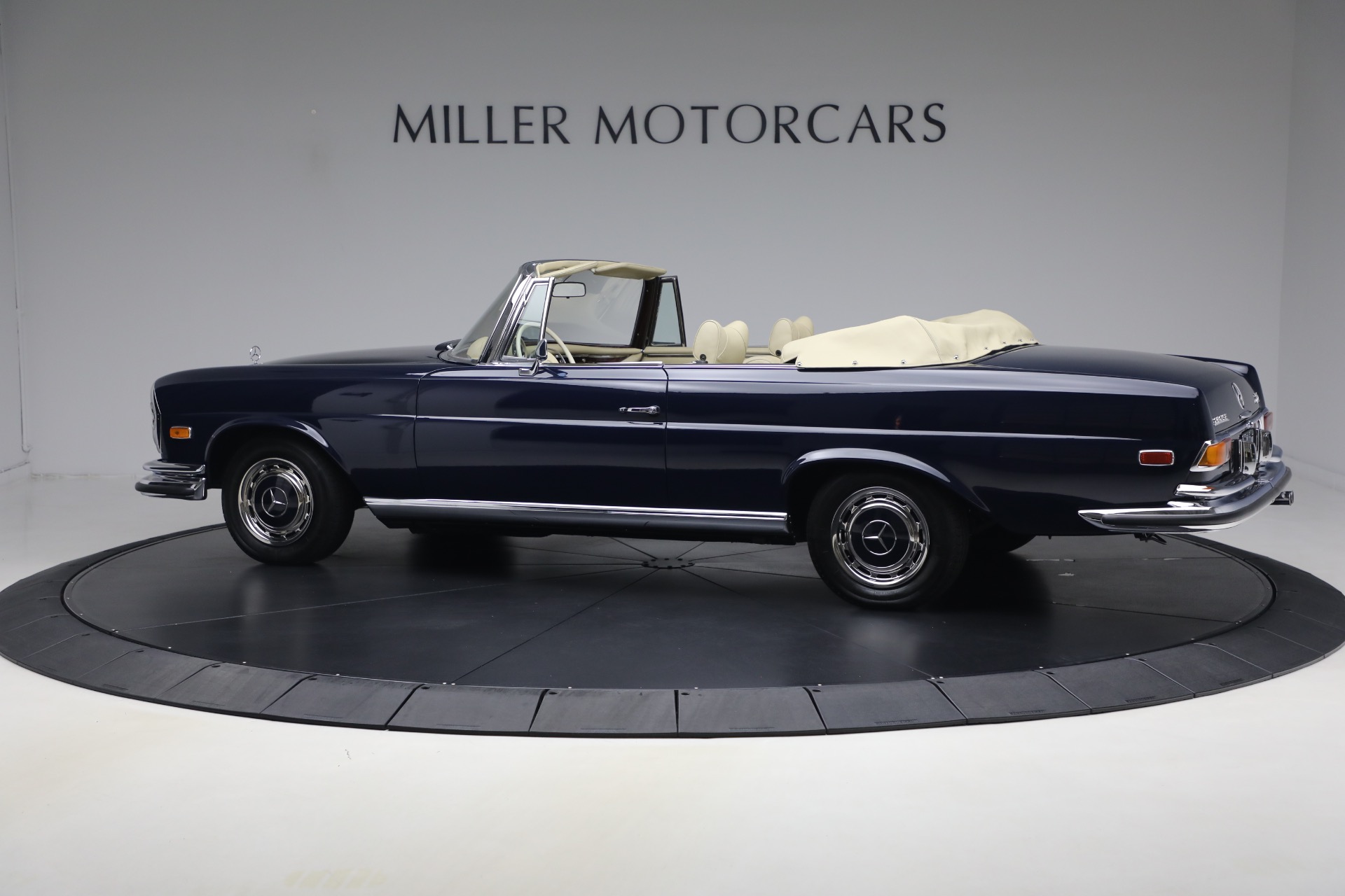 Used-1971-Mercedes-Benz-280SE-35-Cabriolet