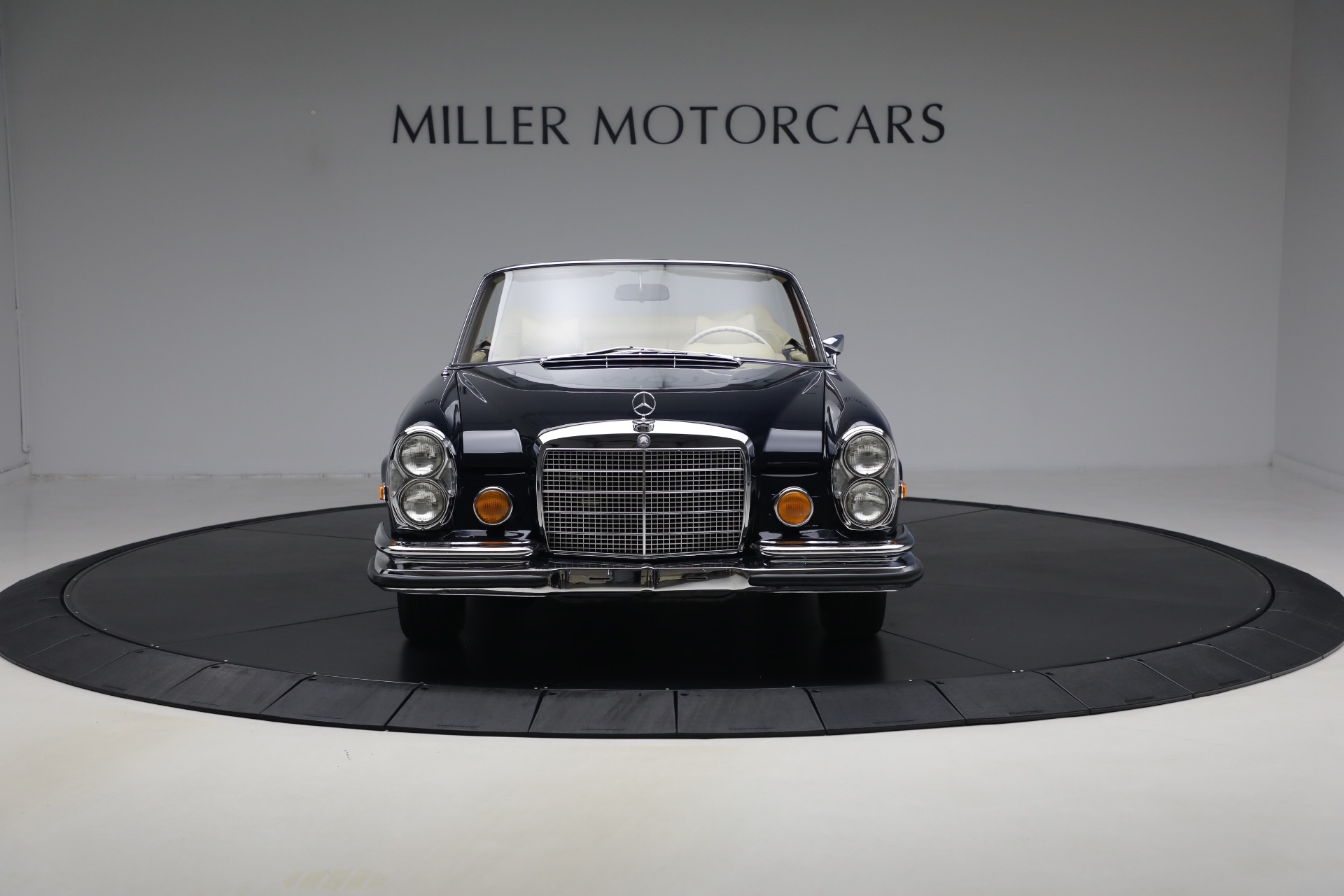Used-1971-Mercedes-Benz-280SE-35-Cabriolet