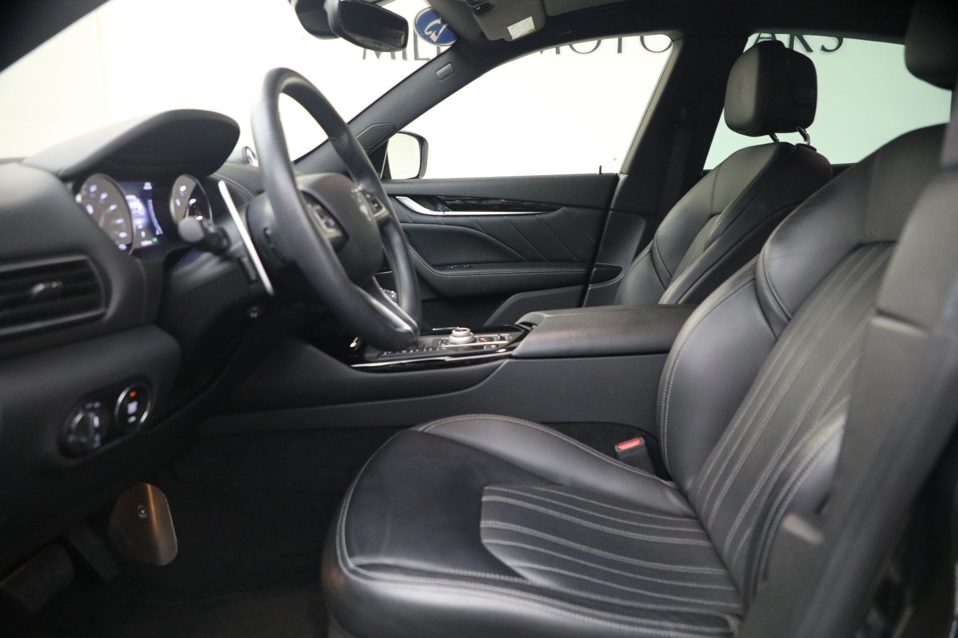 Used-2023-Maserati-Levante-GT
