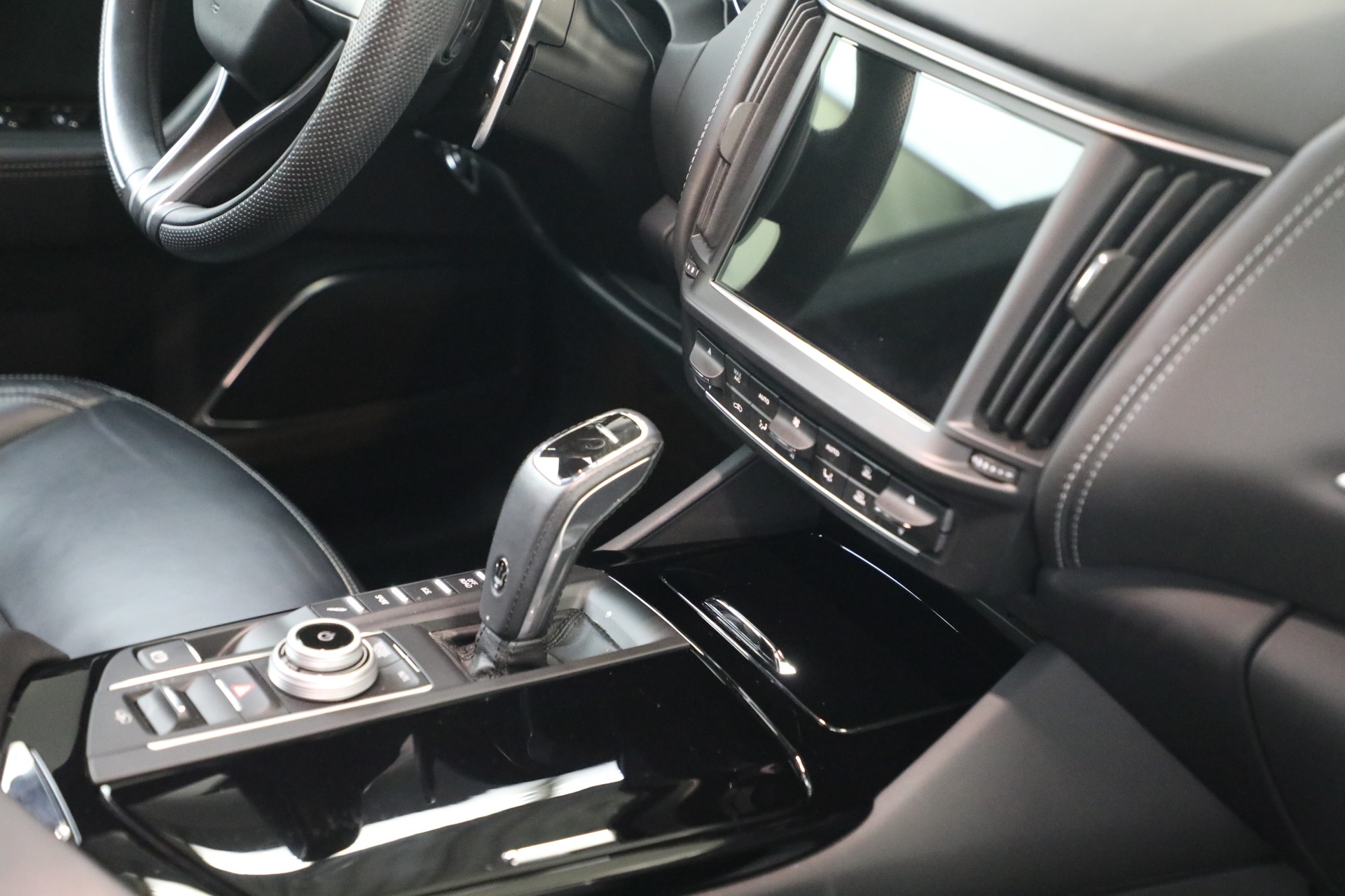 Used-2023-Maserati-Levante-GT