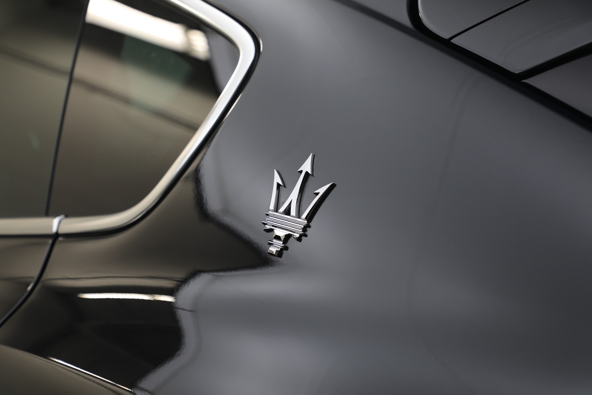 Used-2023-Maserati-Levante-GT