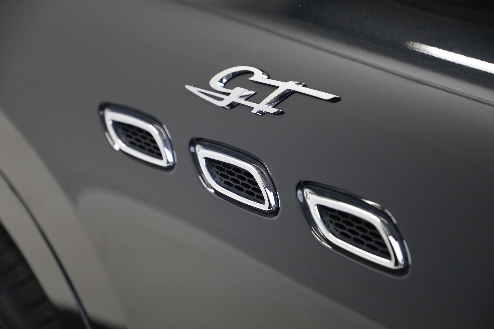 Used-2023-Maserati-Levante-GT