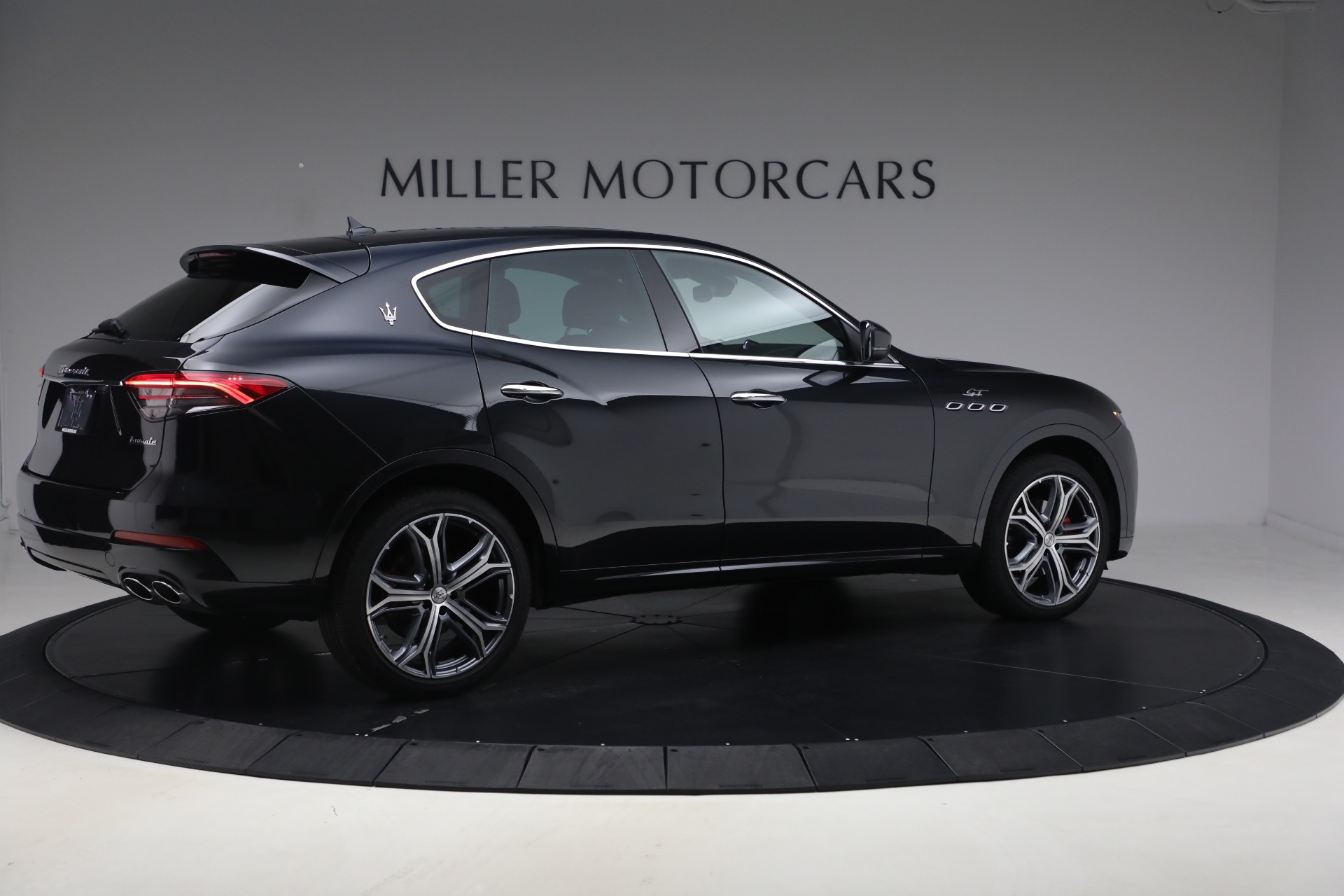 Used-2023-Maserati-Levante-GT