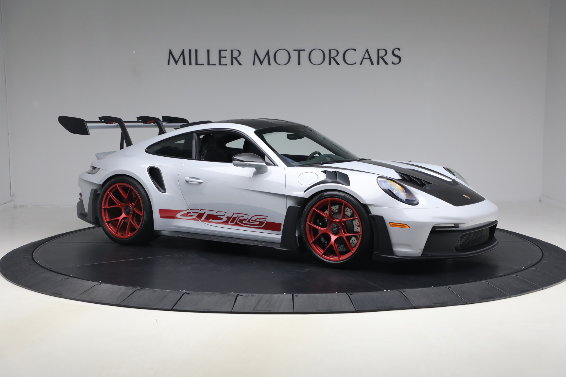 Used-2025-Porsche-911-GT3-RS