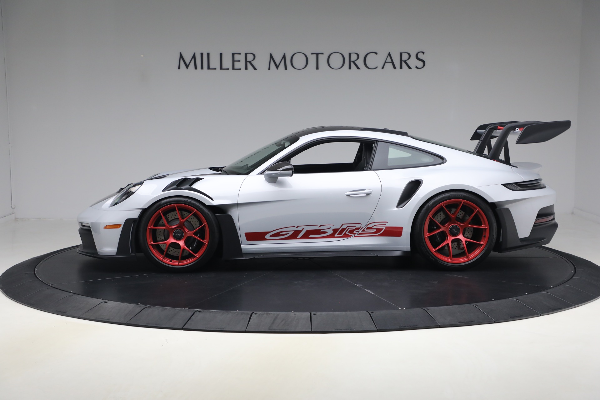 Used-2025-Porsche-911-GT3-RS