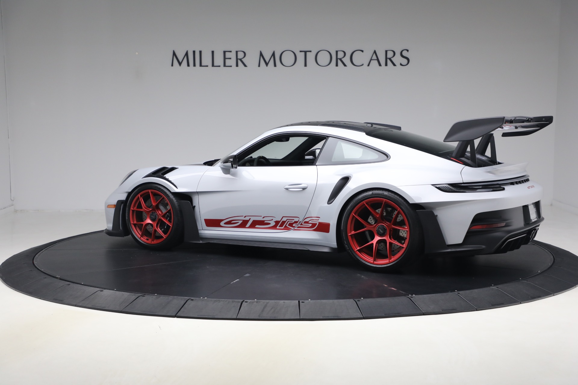 Used-2025-Porsche-911-GT3-RS