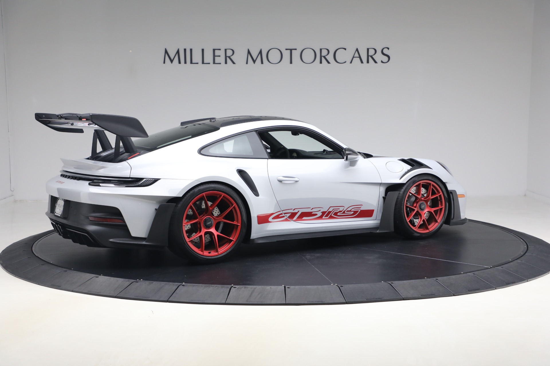 Used-2025-Porsche-911-GT3-RS