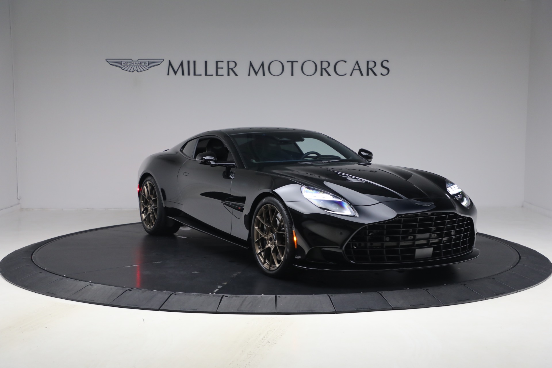 Used-2025-Aston-Martin-Vanquish
