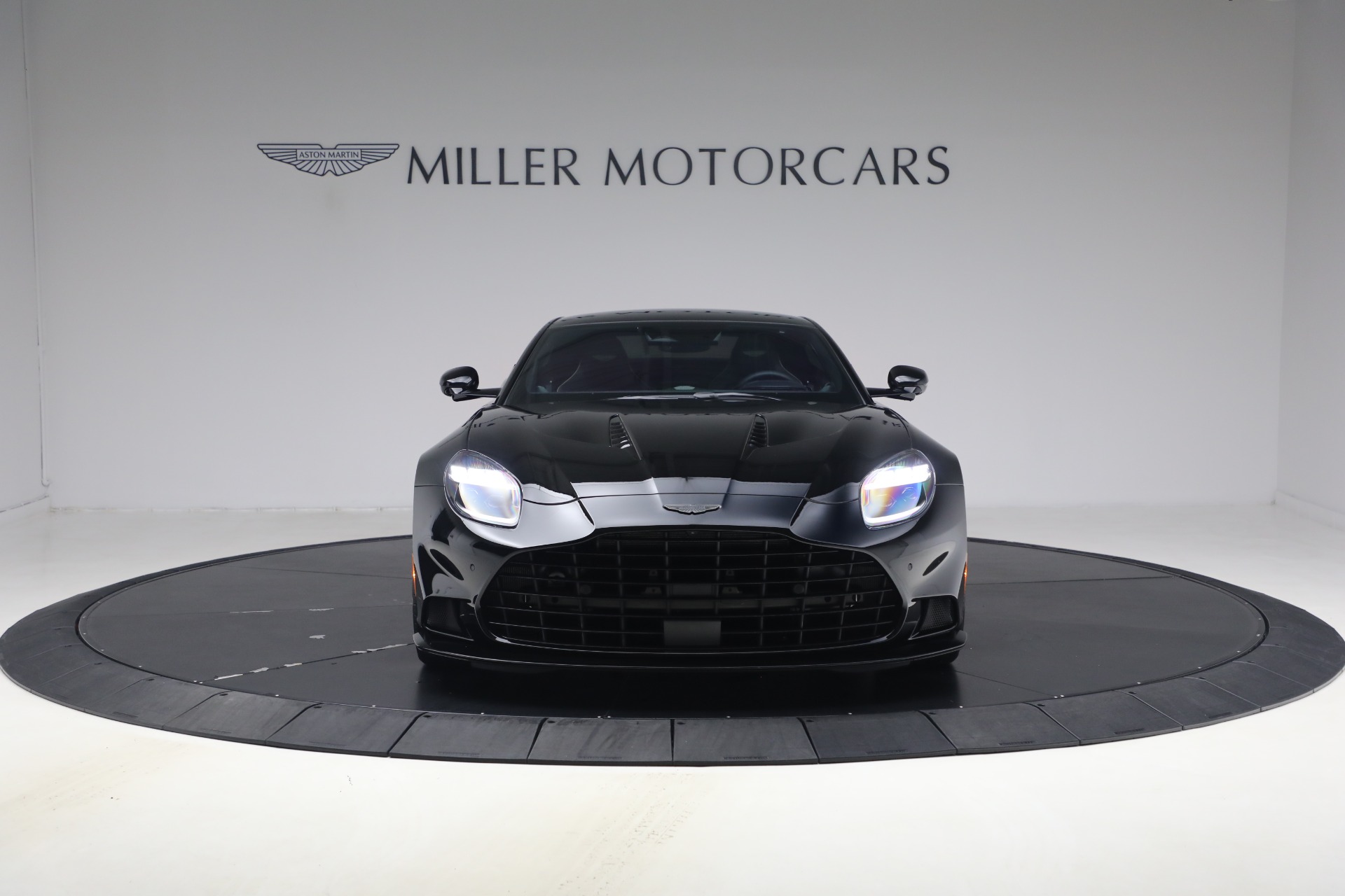 Used-2025-Aston-Martin-Vanquish