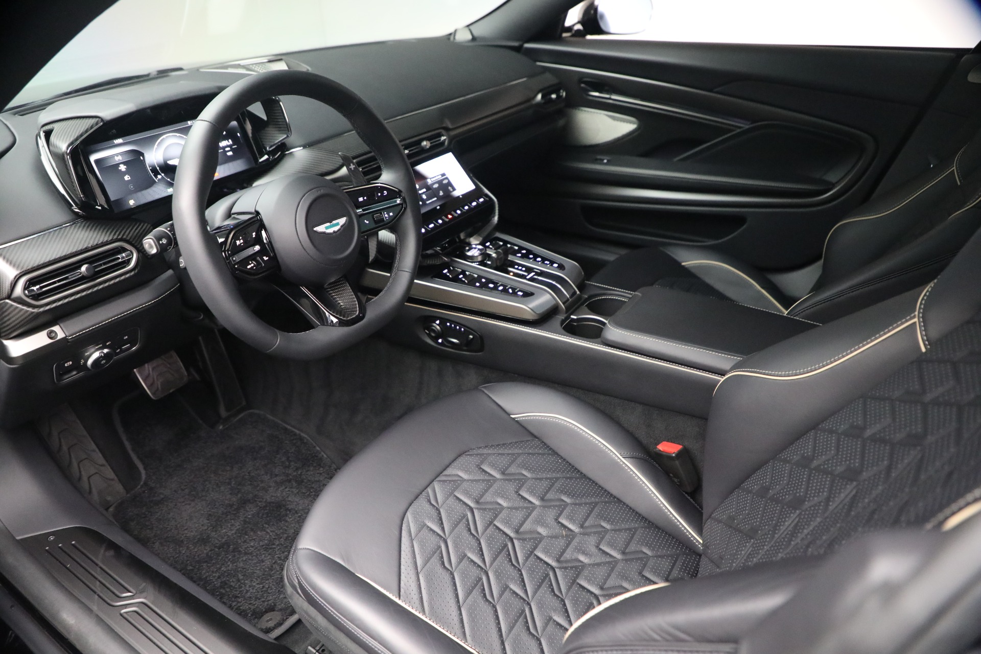 Used-2025-Aston-Martin-Vanquish