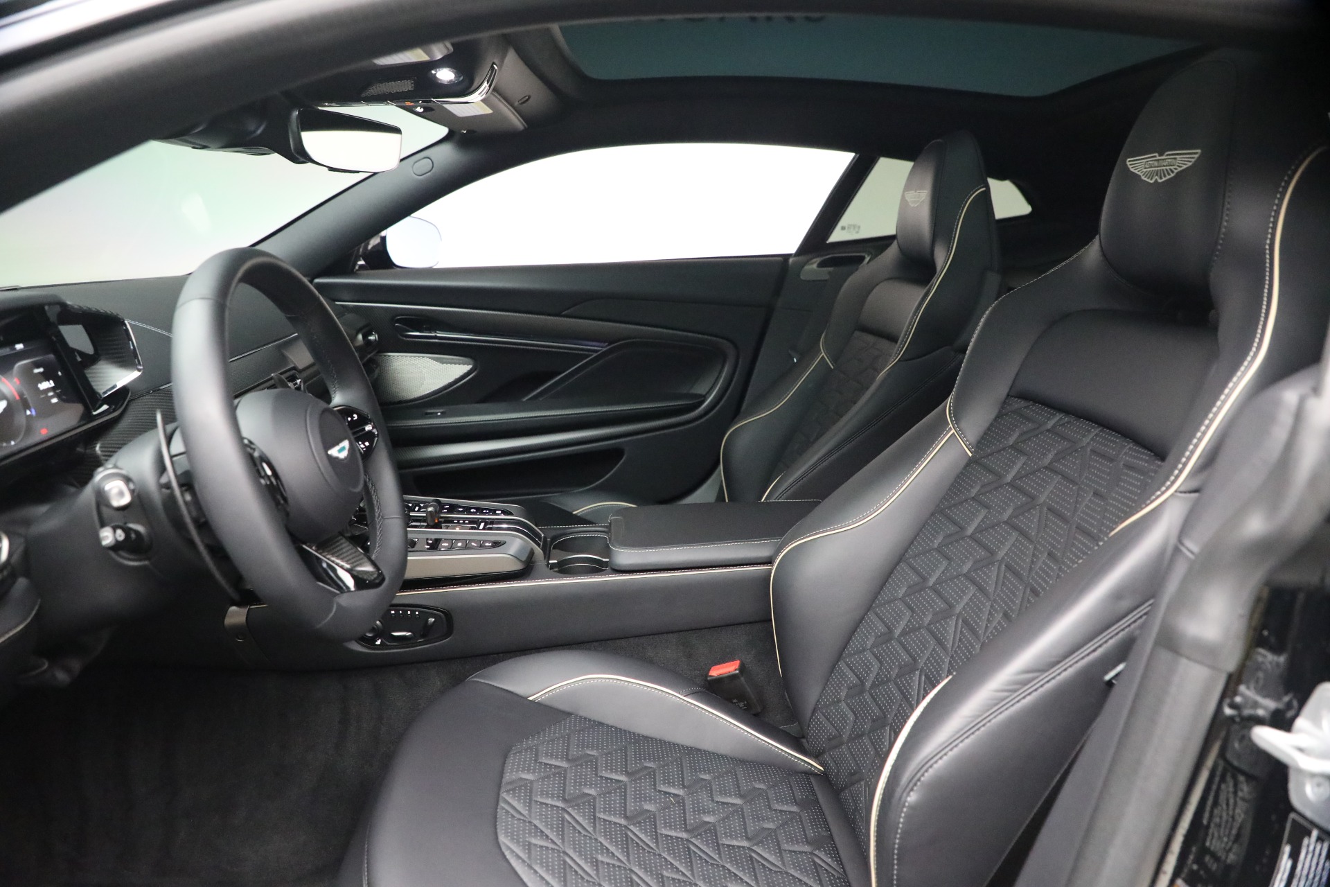 Used-2025-Aston-Martin-Vanquish