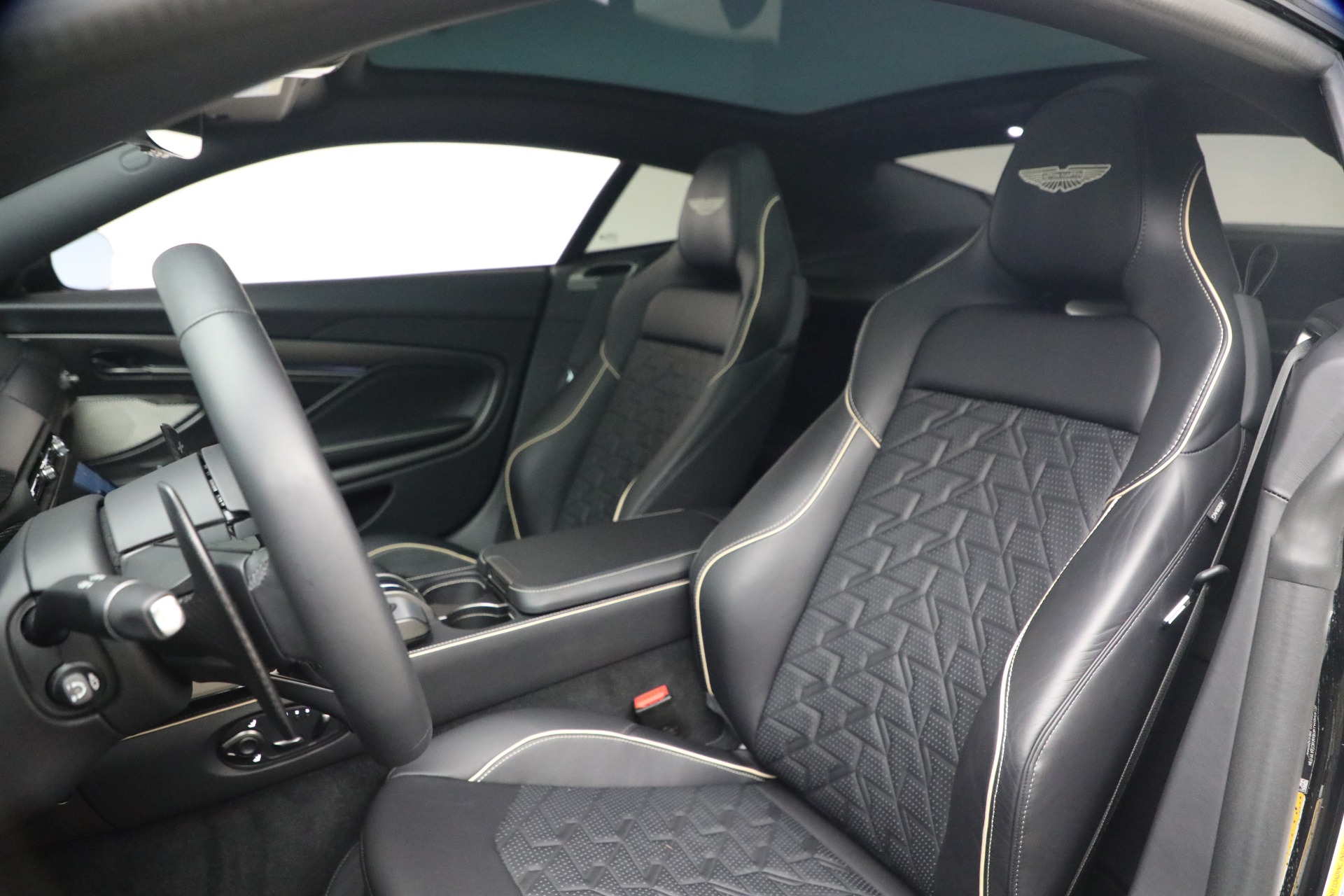 Used-2025-Aston-Martin-Vanquish