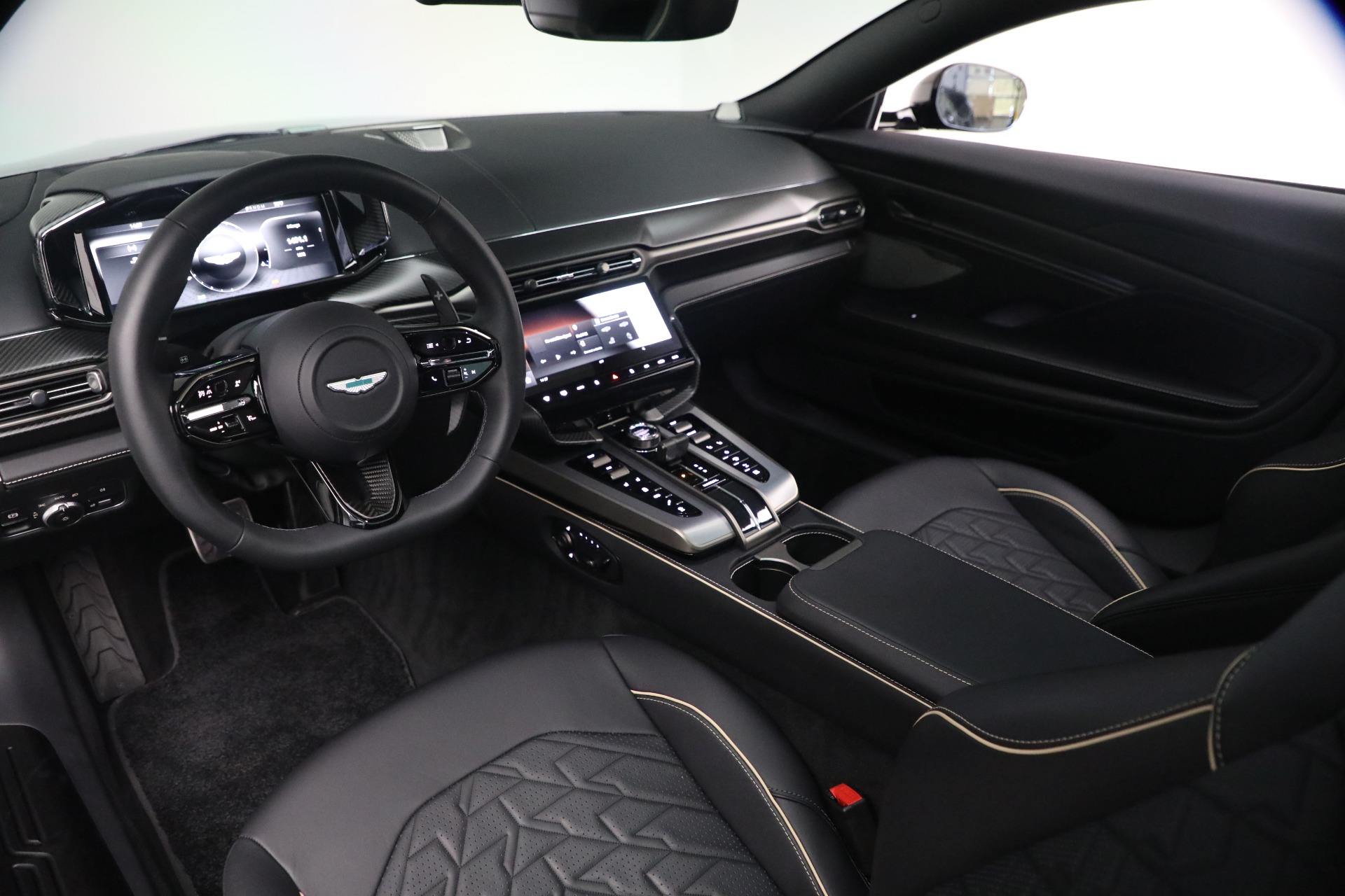 Used-2025-Aston-Martin-Vanquish