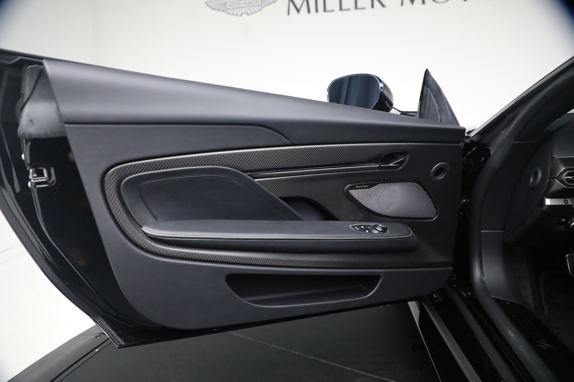 Used-2025-Aston-Martin-Vanquish