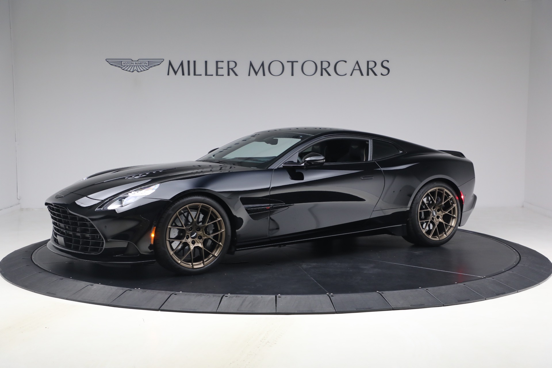 Used-2025-Aston-Martin-Vanquish