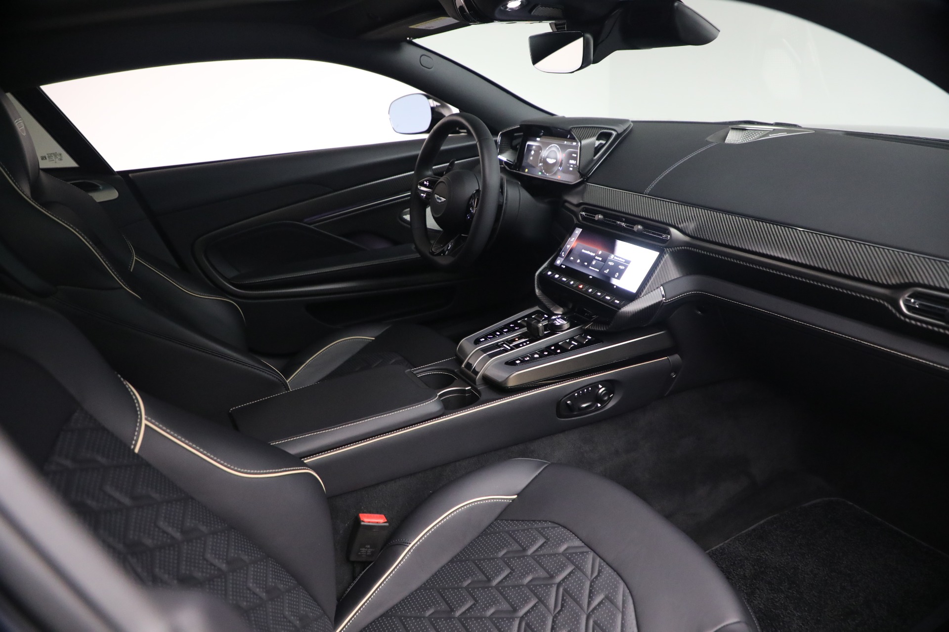 Used-2025-Aston-Martin-Vanquish