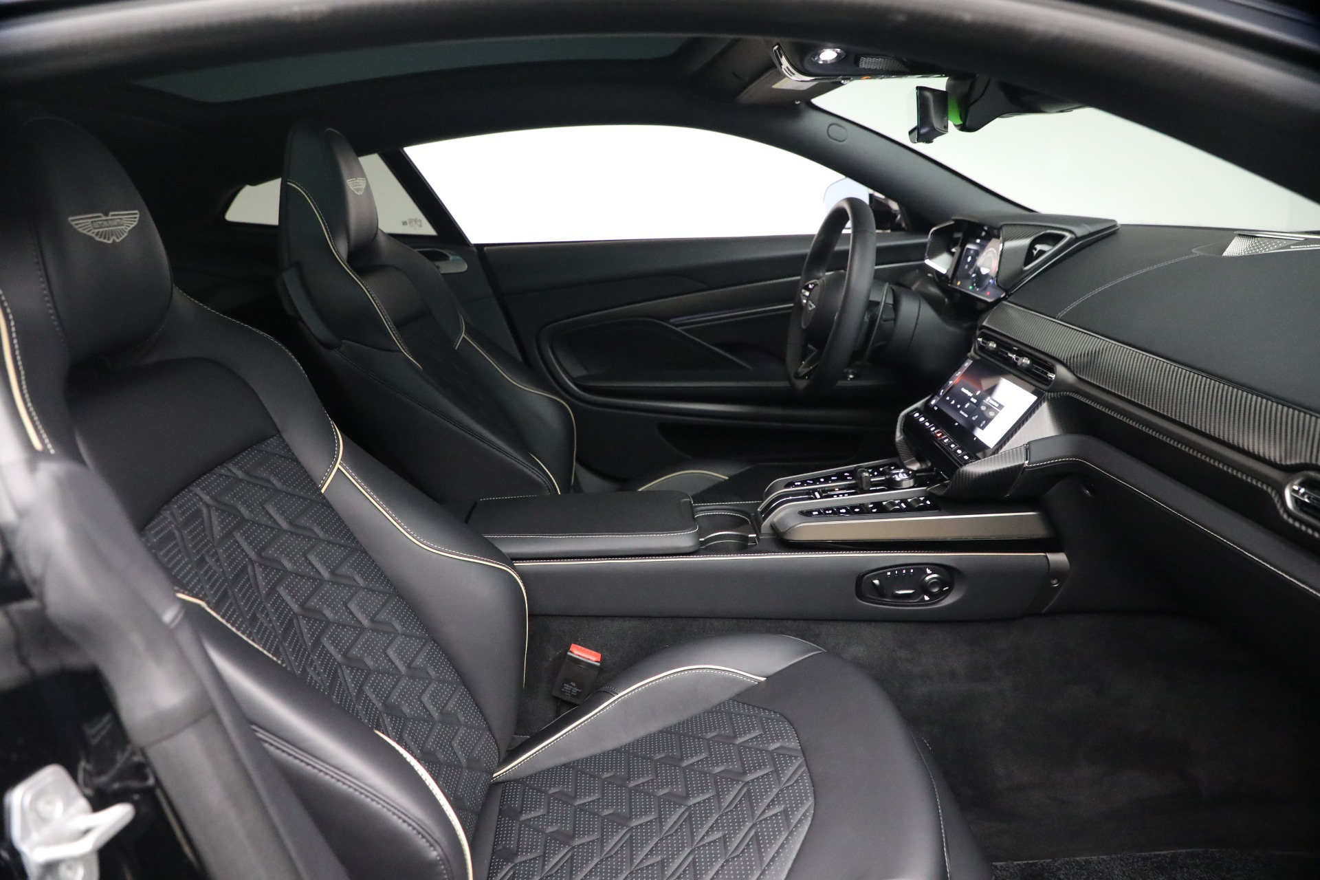 Used-2025-Aston-Martin-Vanquish
