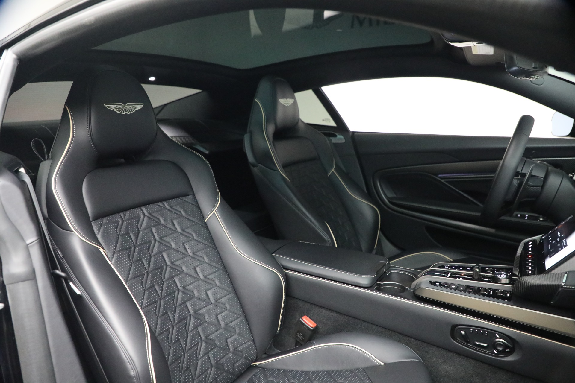 Used-2025-Aston-Martin-Vanquish