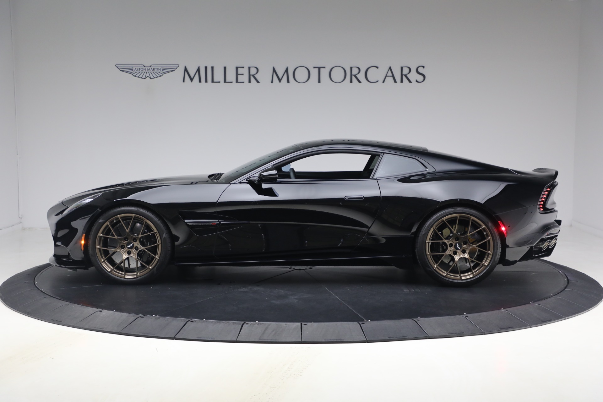 Used-2025-Aston-Martin-Vanquish