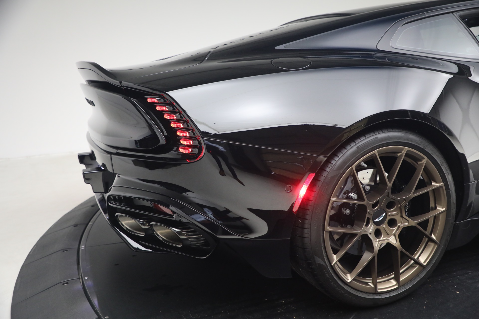 Used-2025-Aston-Martin-Vanquish